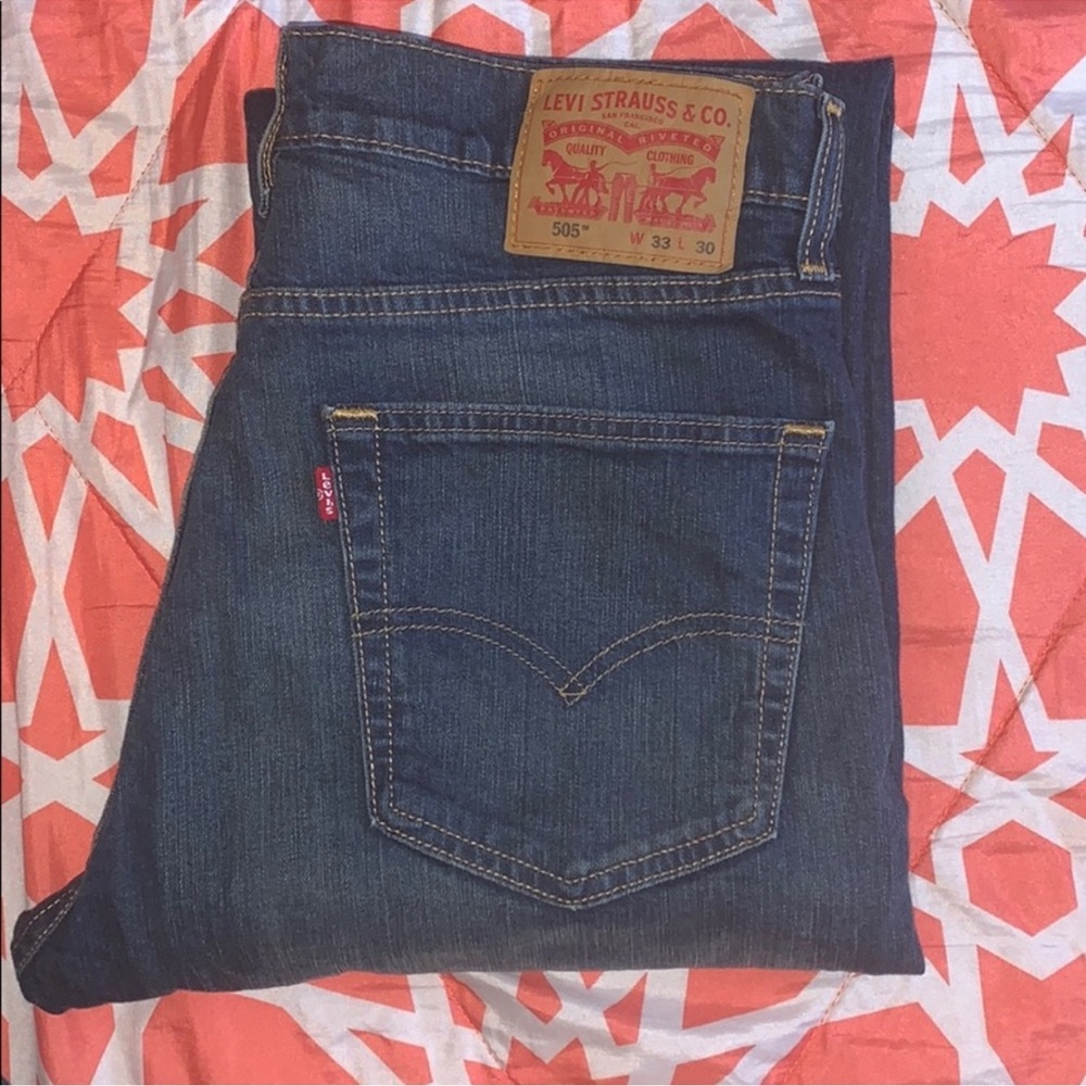 Men Levi’s jeans size 33×30 style 505